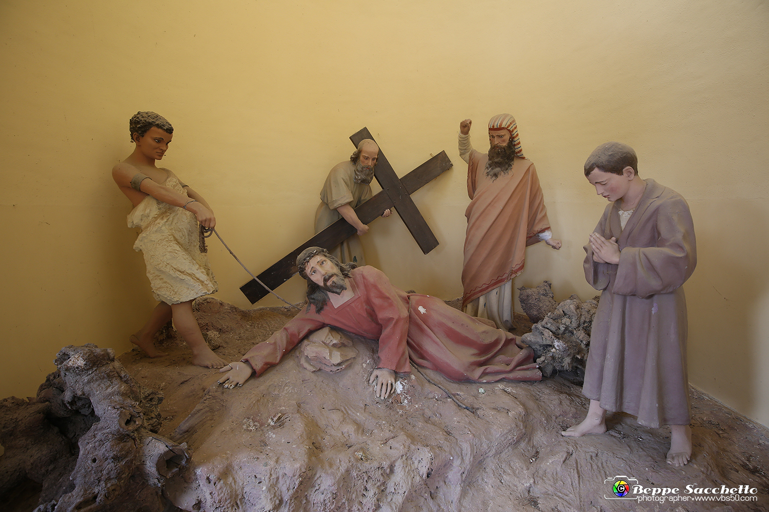 VBS_6717 - I Piloni della Via Crucis del Sacro Monte di Montà d'Alba.jpg